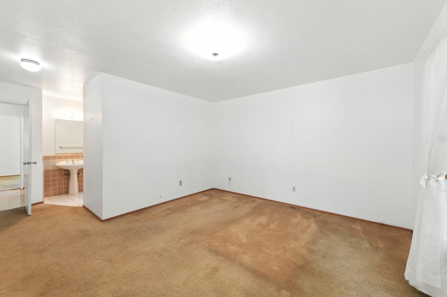 2201 Carleton Drive