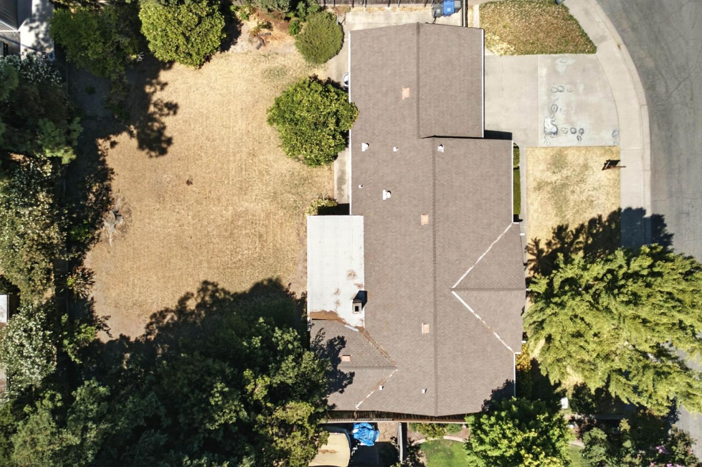 2201 Carleton Drive