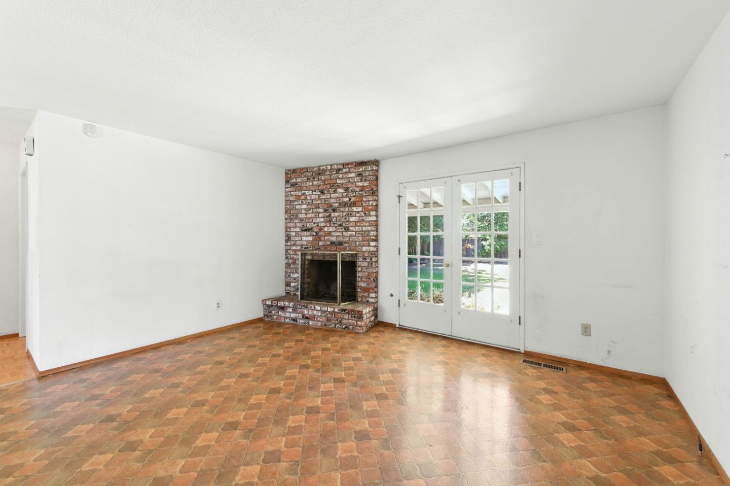 2201 Carleton Drive