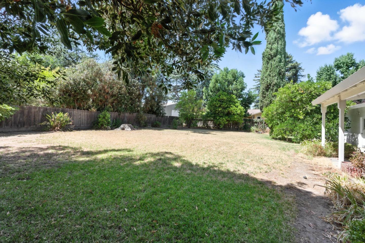 2201 Carleton Drive