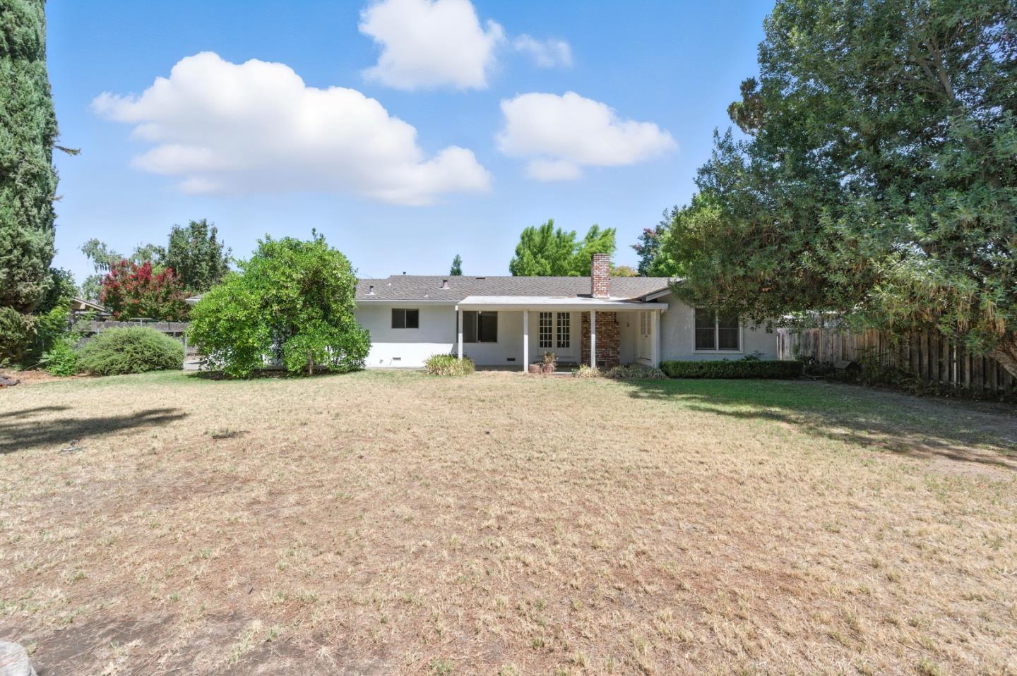 2201 Carleton Drive