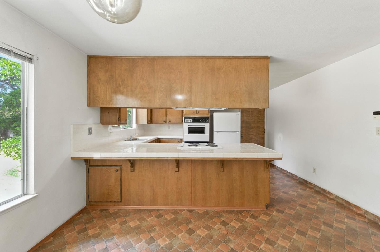2201 Carleton Drive