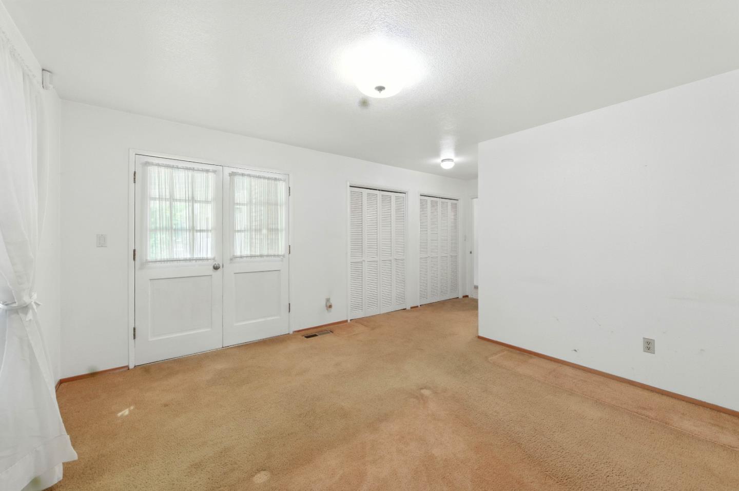 2201 Carleton Drive