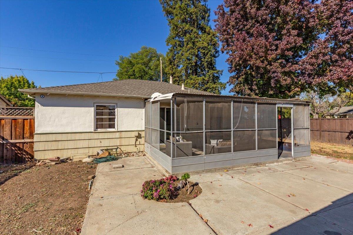 502 MacArthur Avenue