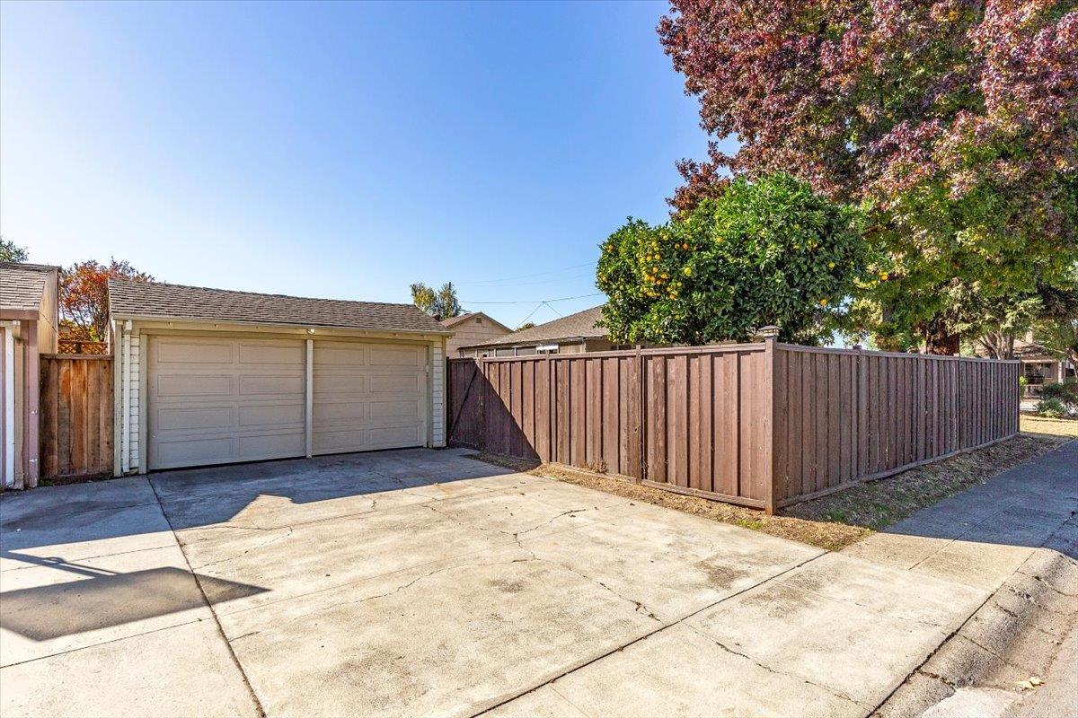 502 MacArthur Avenue