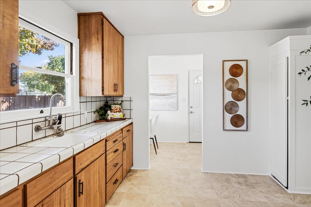 502 MacArthur Avenue