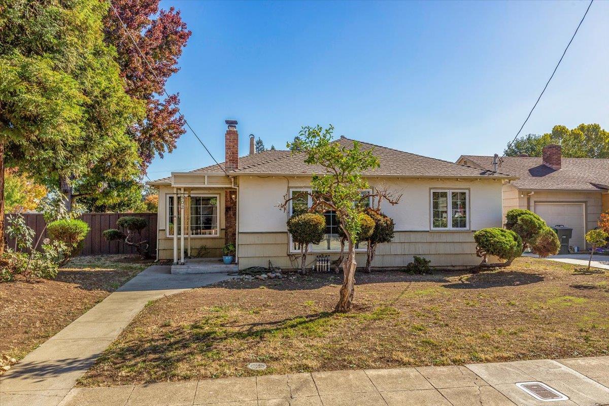 502 MacArthur Avenue