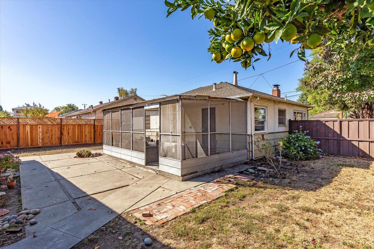 502 MacArthur Avenue