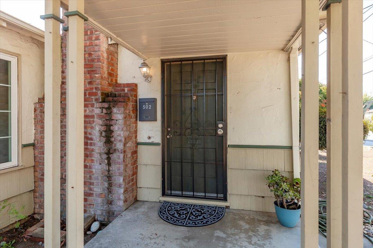 502 MacArthur Avenue