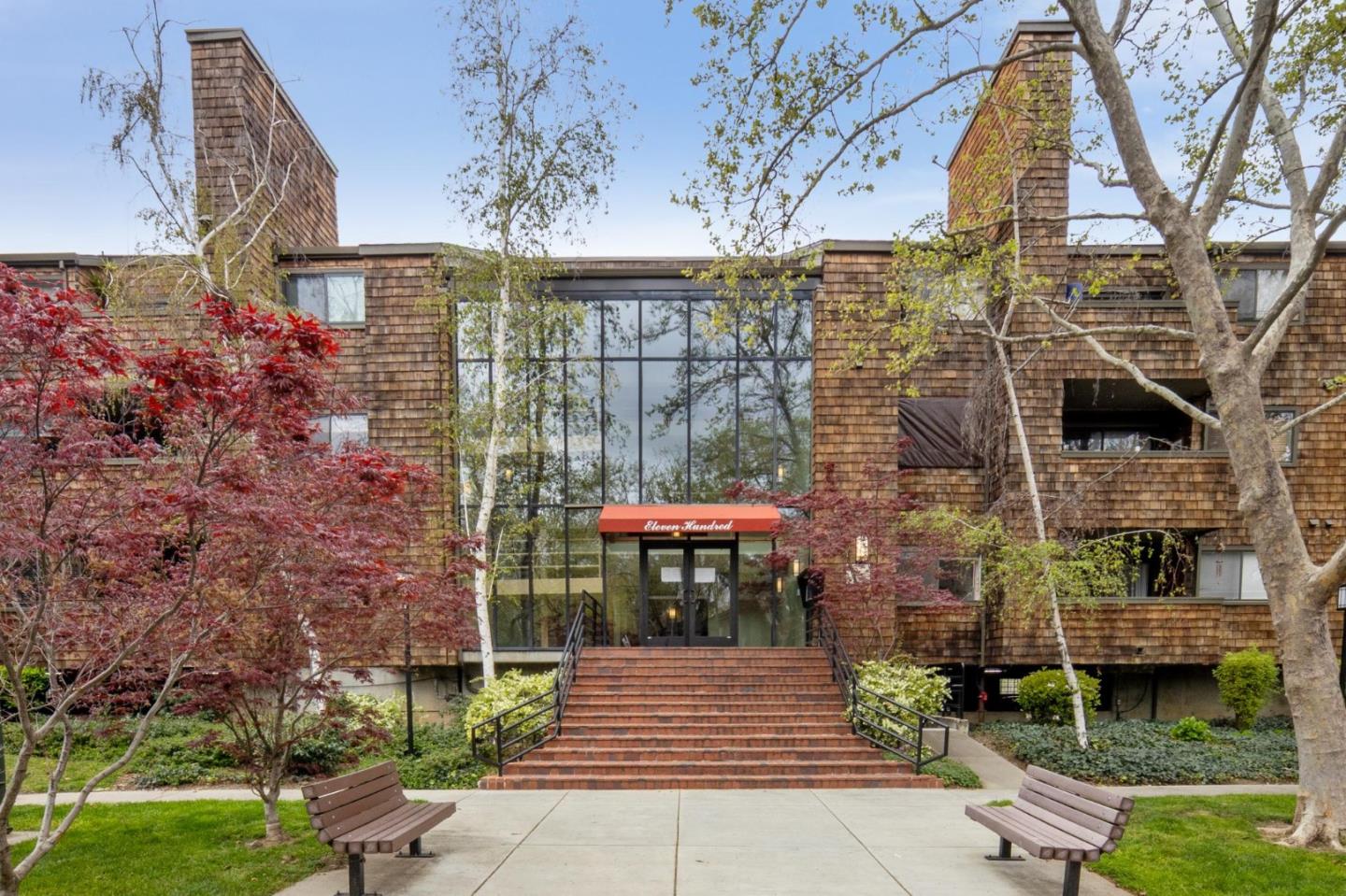 1120 La Terrace Circle