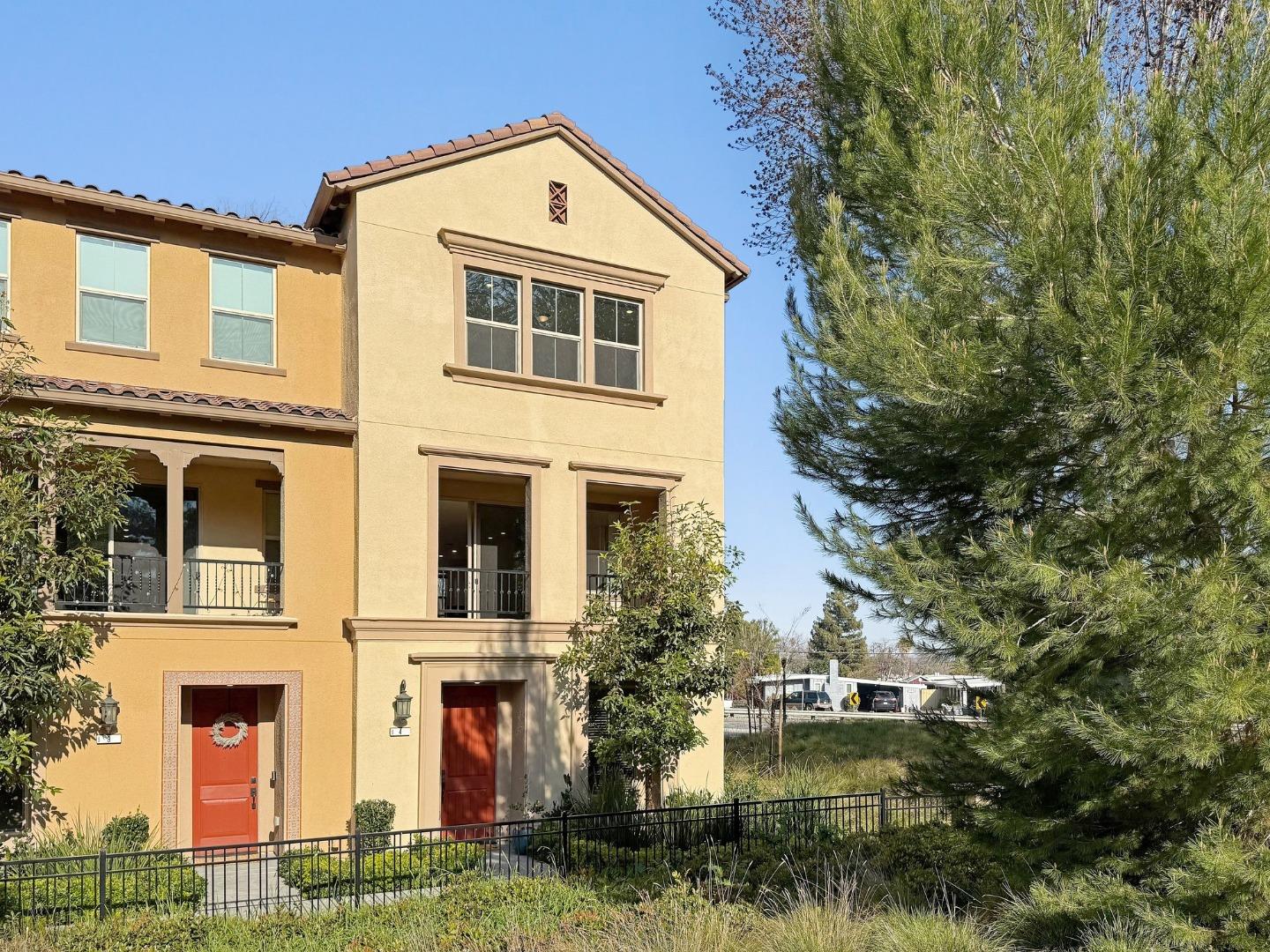 1070 Darwin Terrace 4