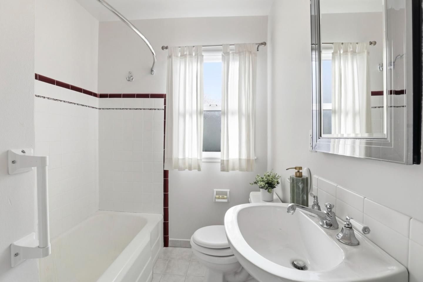 212 South Cragmont Avenue