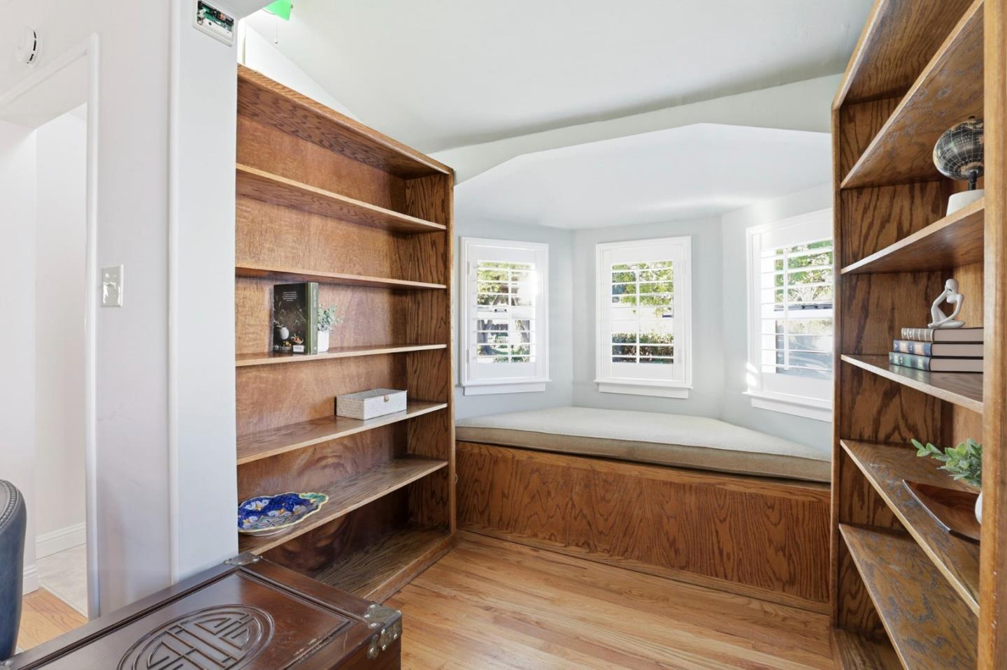 212 South Cragmont Avenue