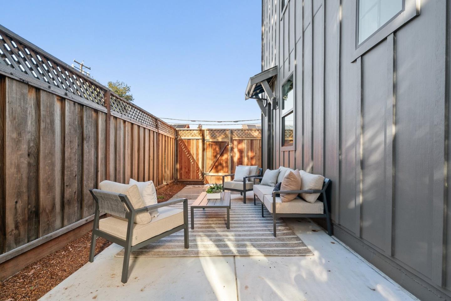 101 Sunnyside Court