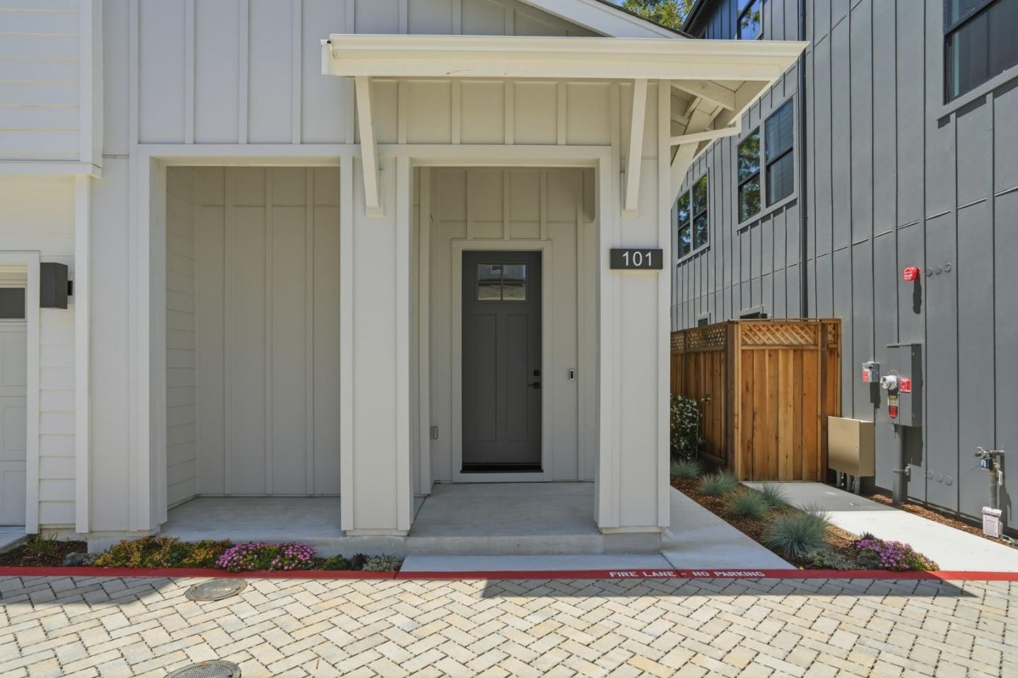 101 Sunnyside Court