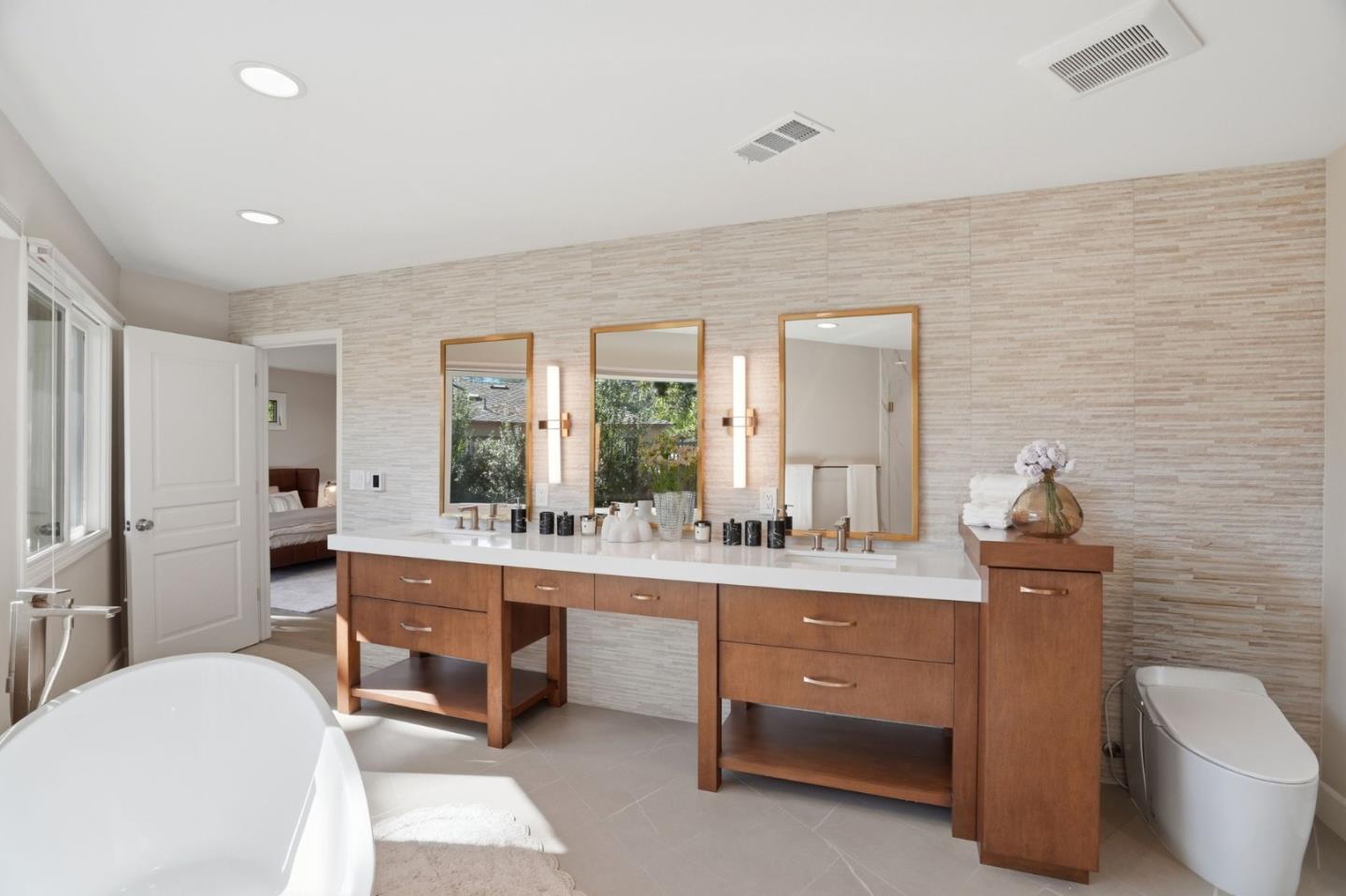 1677 Middleton Avenue