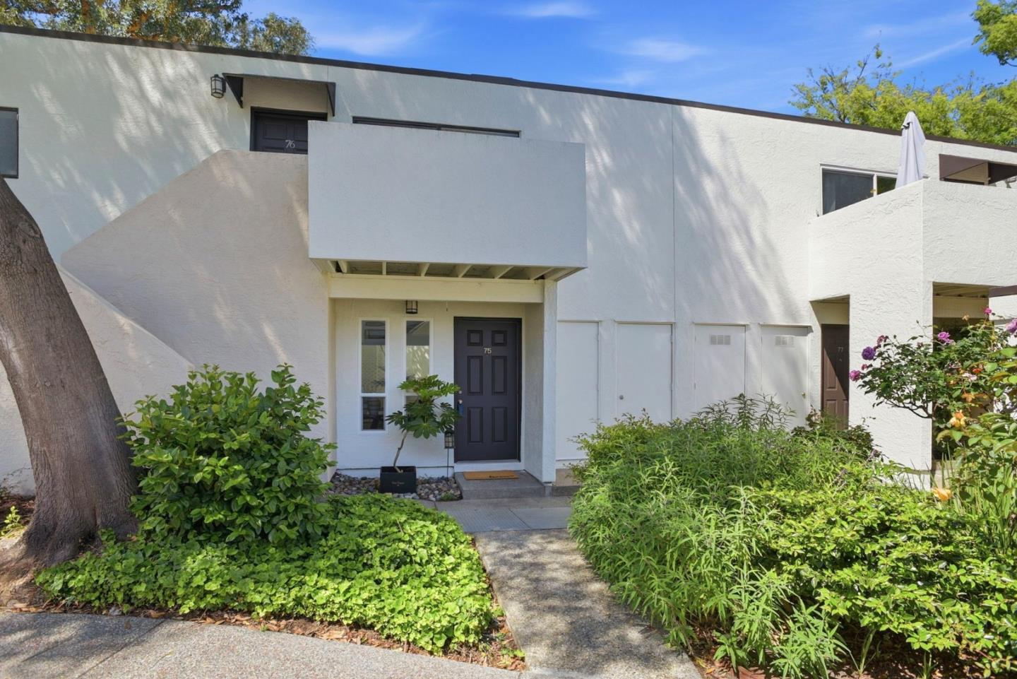 1919 Alameda De Las Pulgas 75