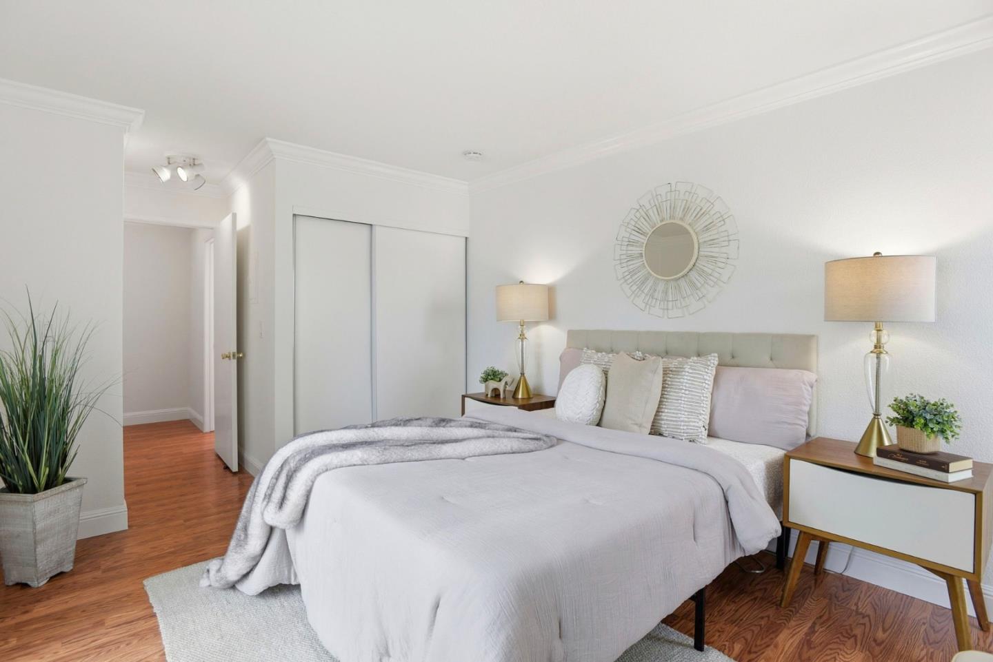 1919 Alameda De Las Pulgas 75