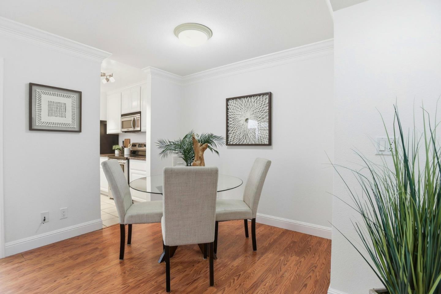 1919 Alameda De Las Pulgas 75