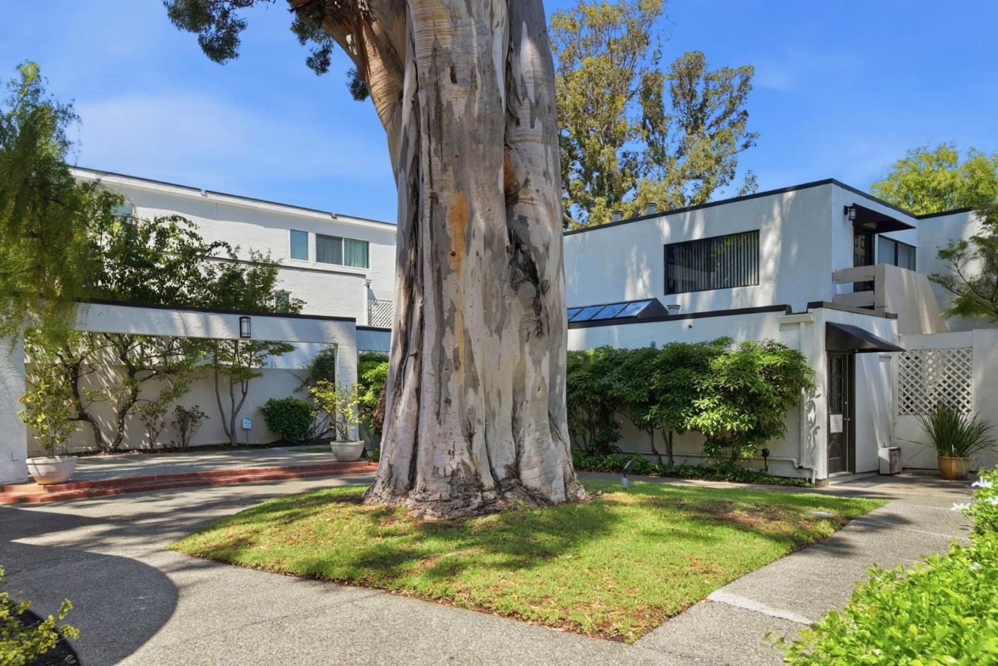 1919 Alameda De Las Pulgas 75