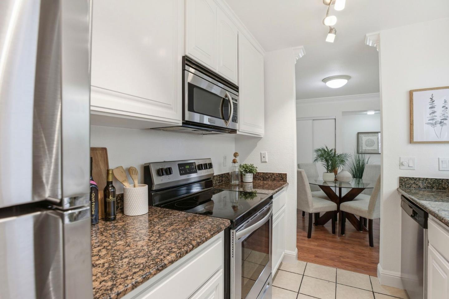 1919 Alameda De Las Pulgas 75