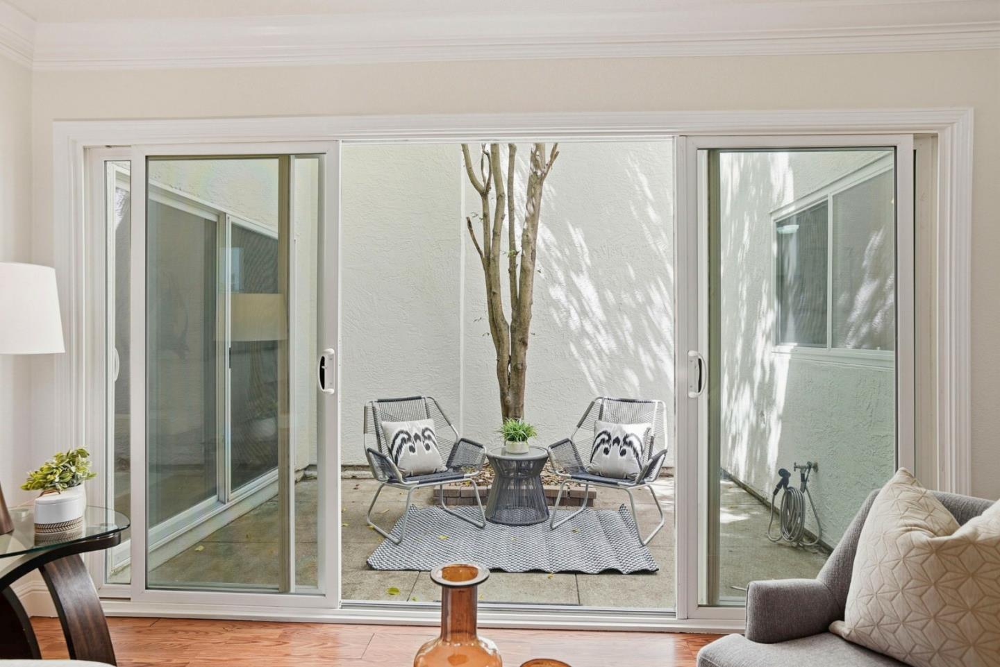 1919 Alameda De Las Pulgas 75