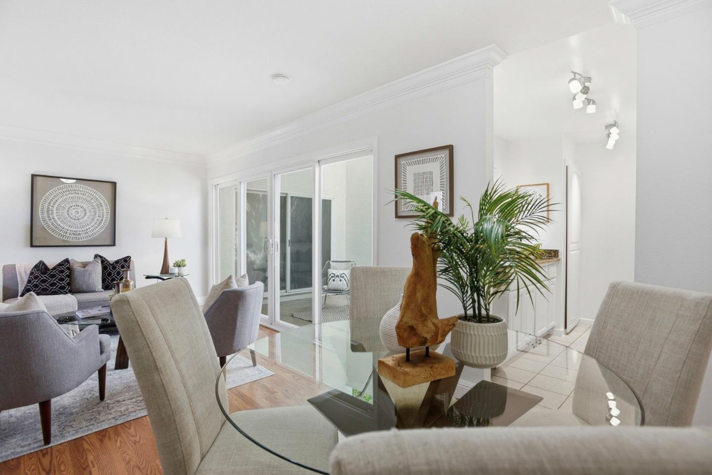 1919 Alameda De Las Pulgas 75