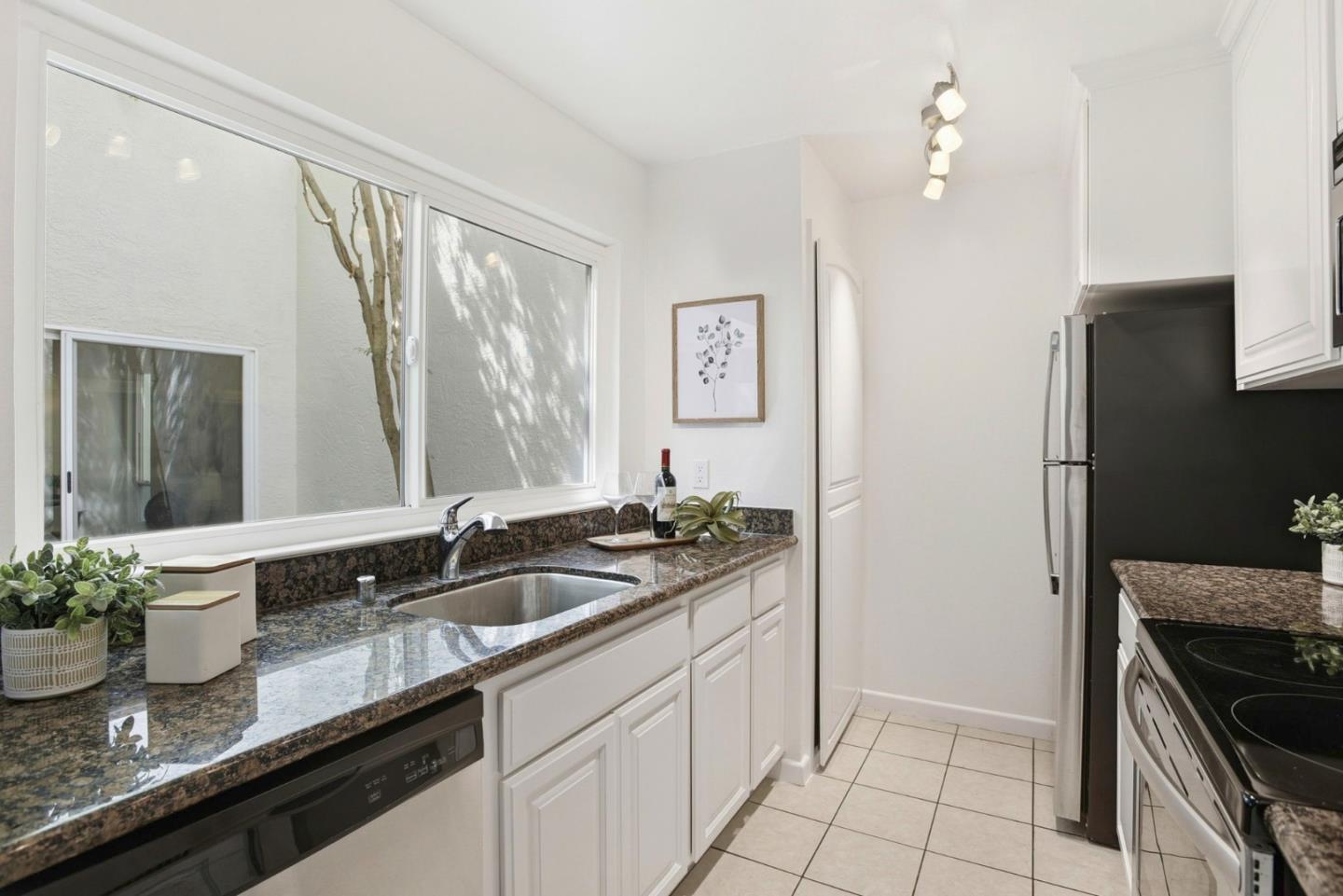 1919 Alameda De Las Pulgas 75