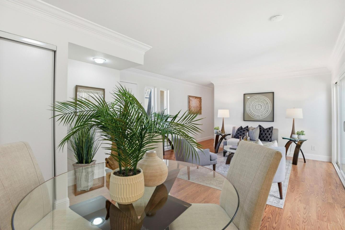 1919 Alameda De Las Pulgas 75