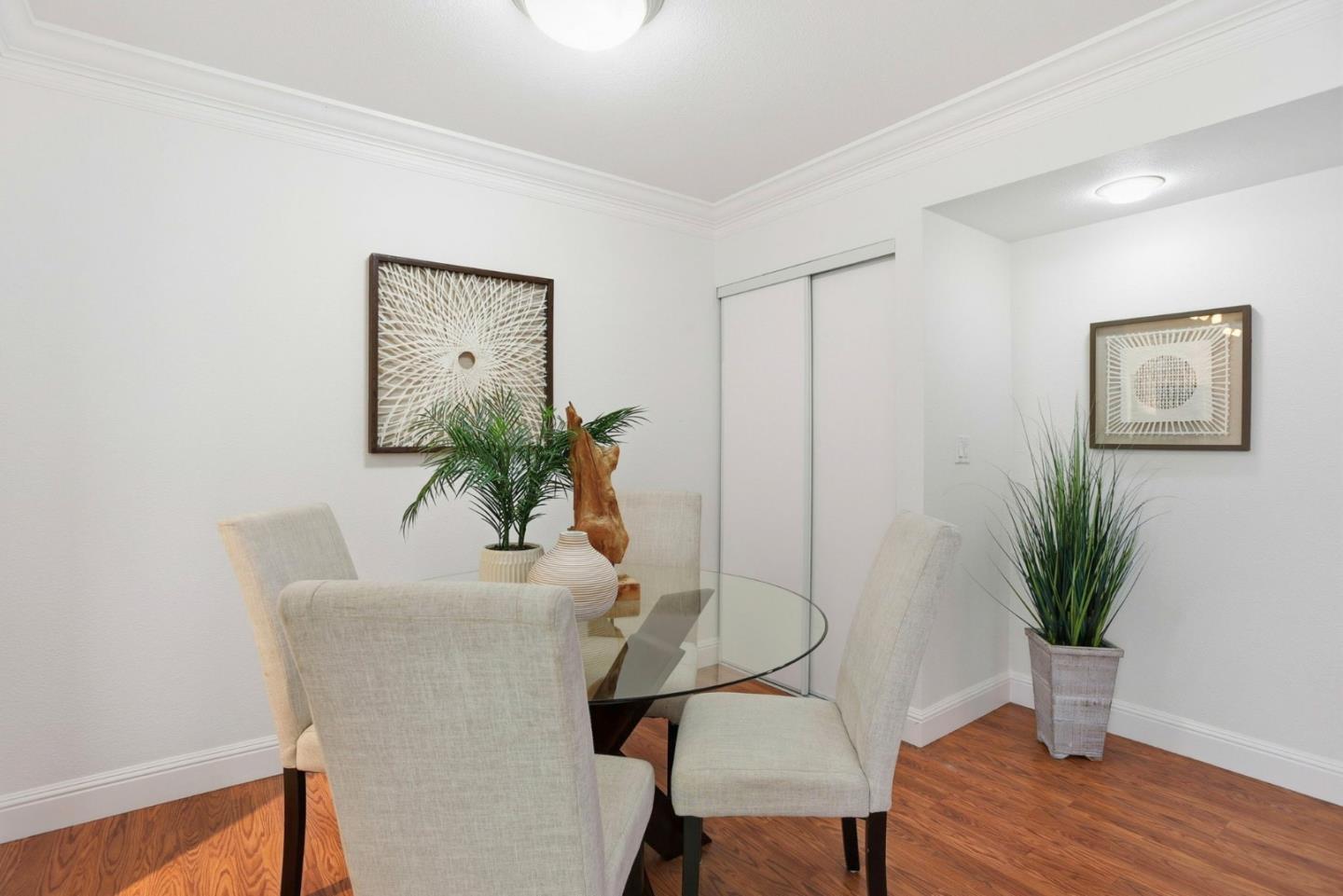 1919 Alameda De Las Pulgas 75