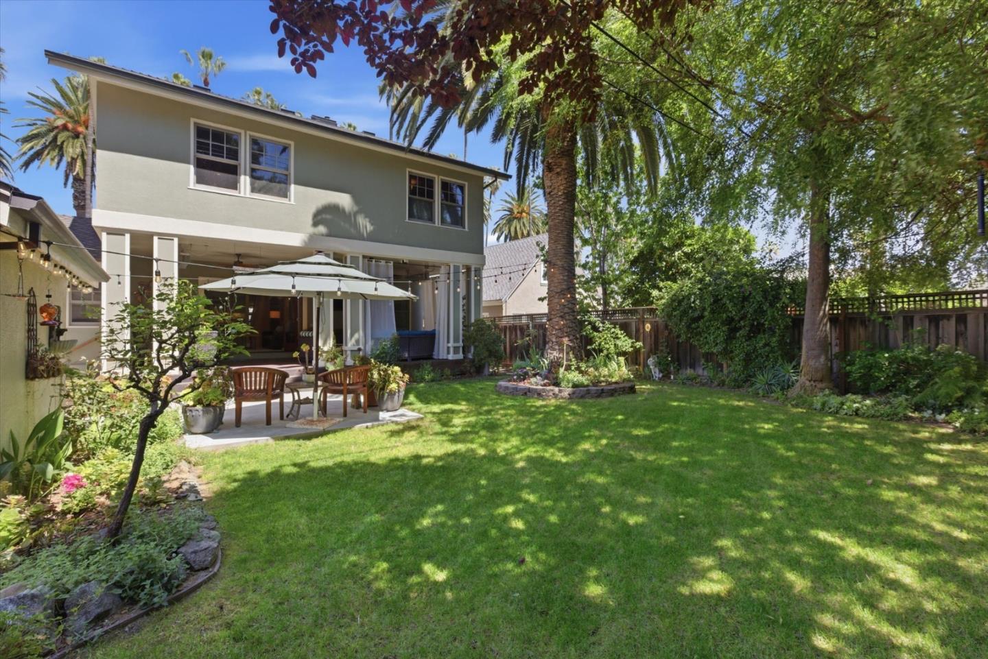 656 Palm Haven Avenue