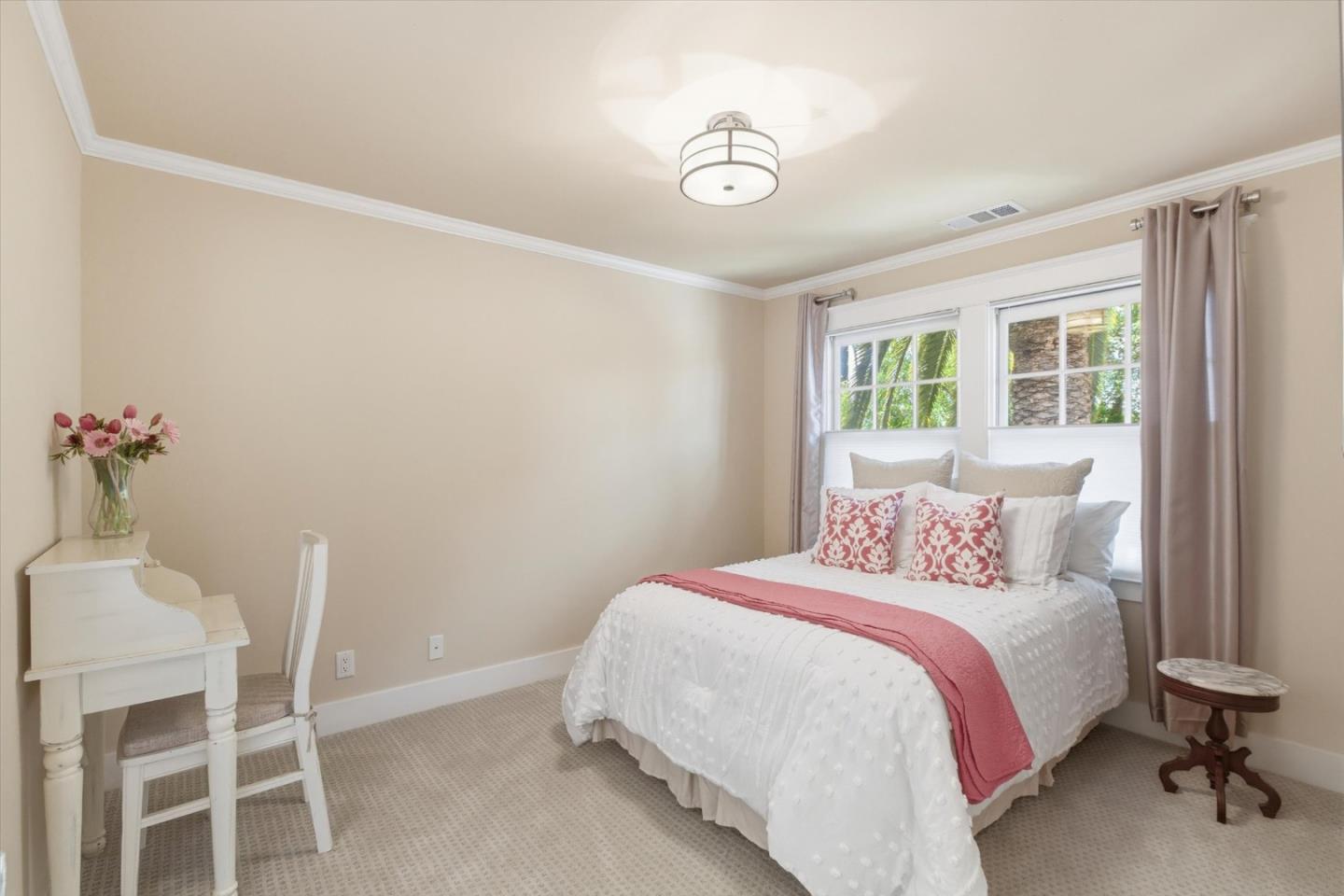 656 Palm Haven Avenue