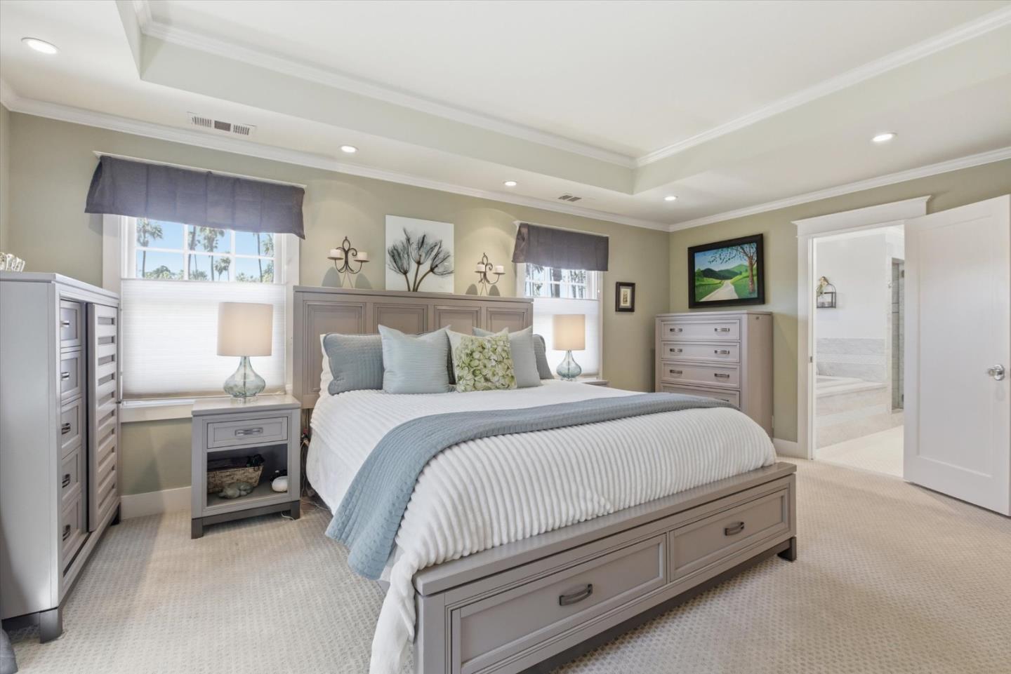 656 Palm Haven Avenue