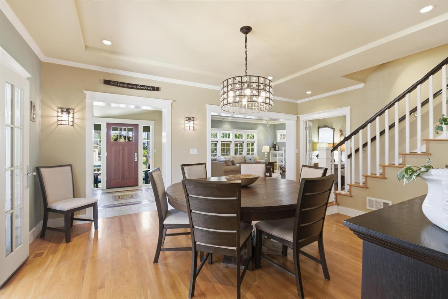 656 Palm Haven Avenue