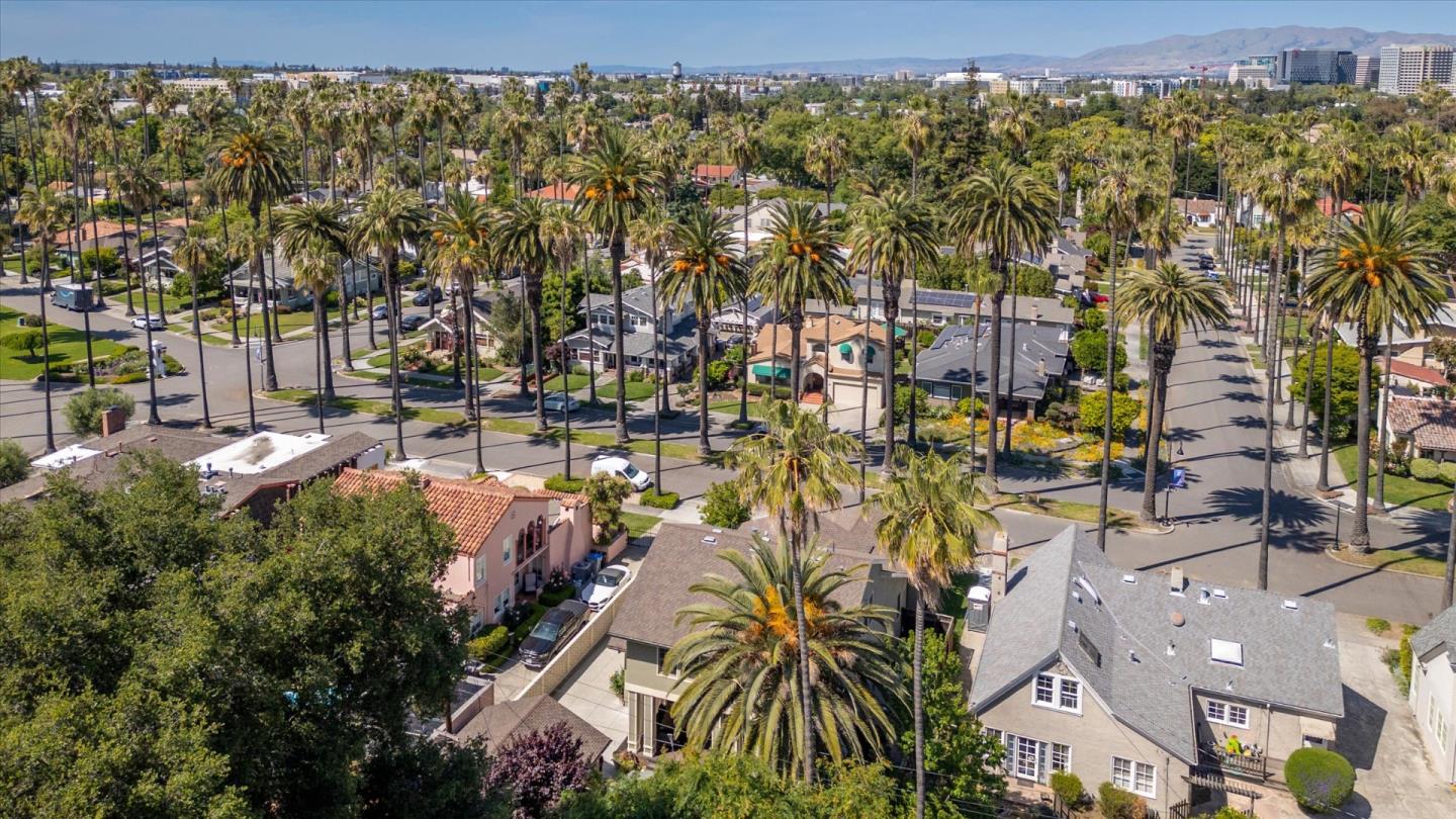 656 Palm Haven Avenue