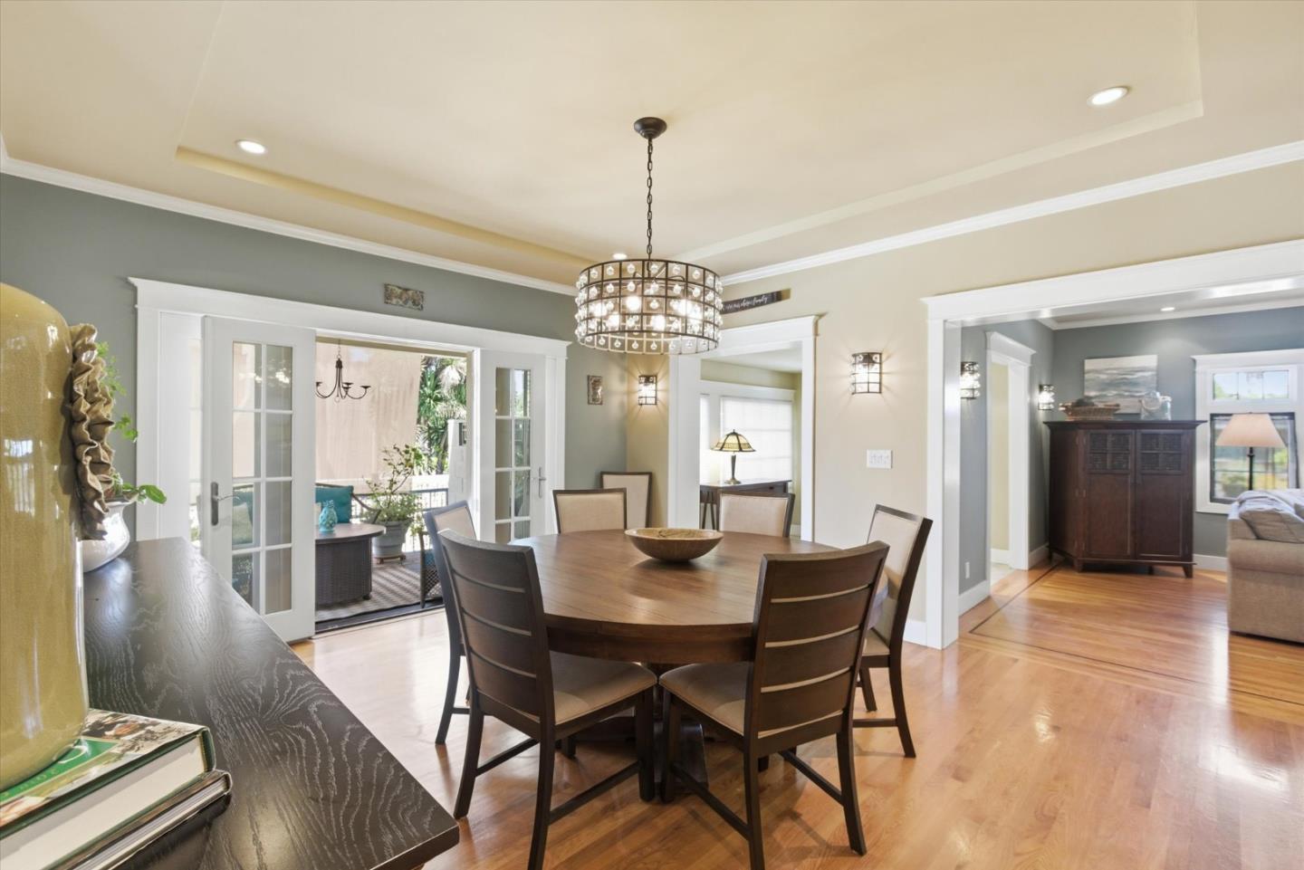 656 Palm Haven Avenue