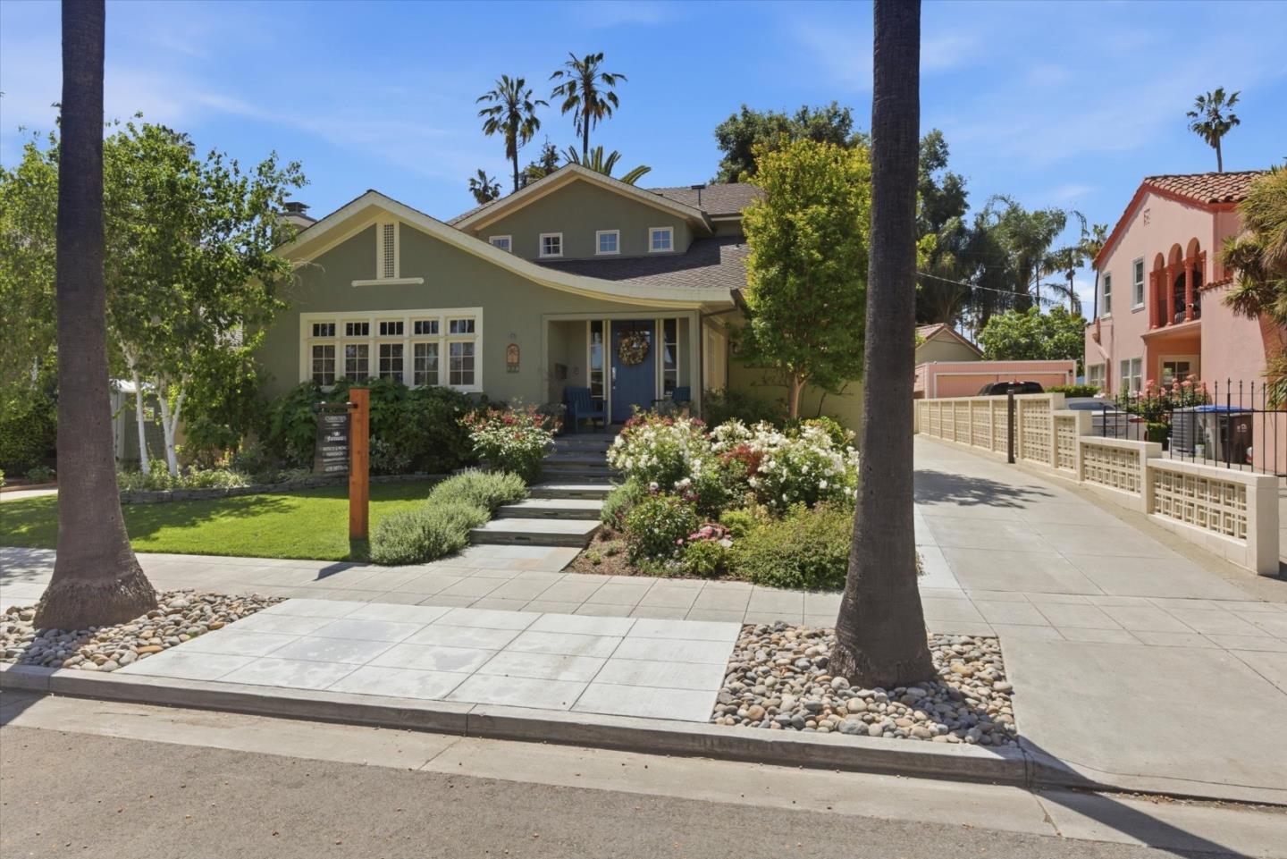 656 Palm Haven Avenue