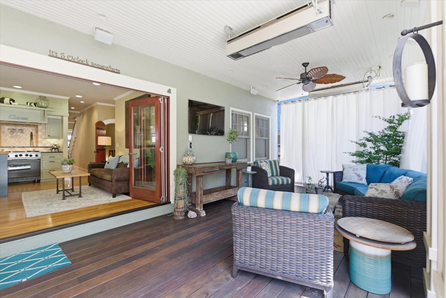 656 Palm Haven Avenue