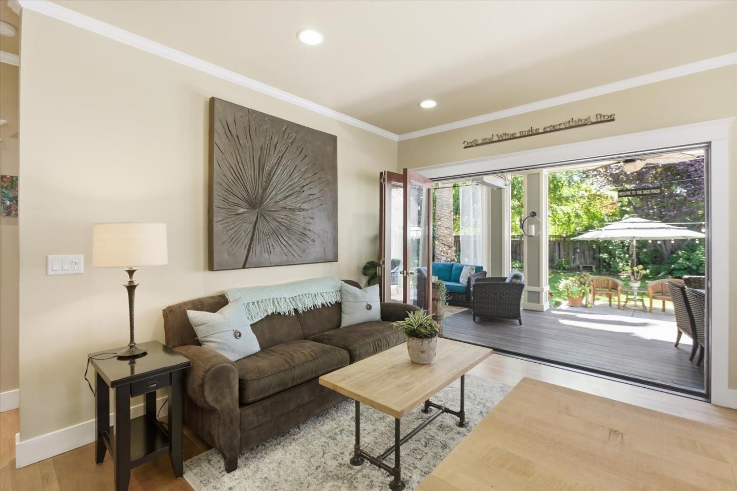 656 Palm Haven Avenue