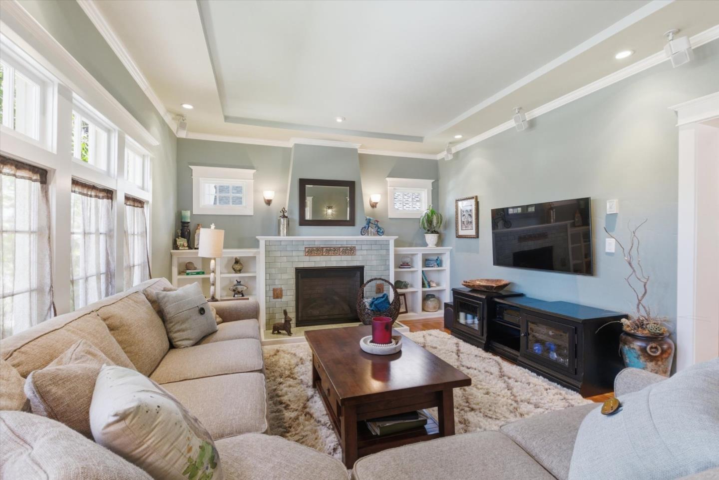 656 Palm Haven Avenue