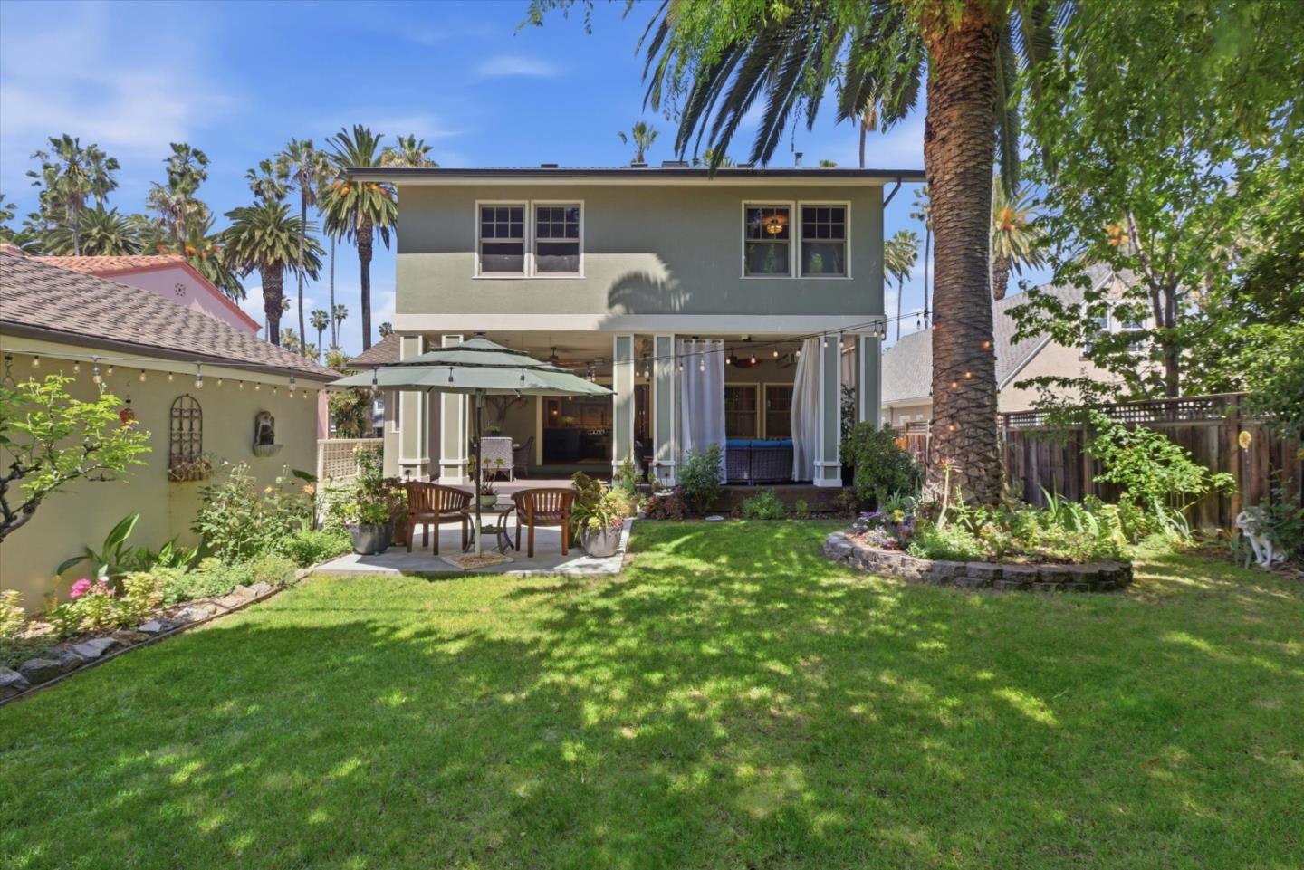 656 Palm Haven Avenue