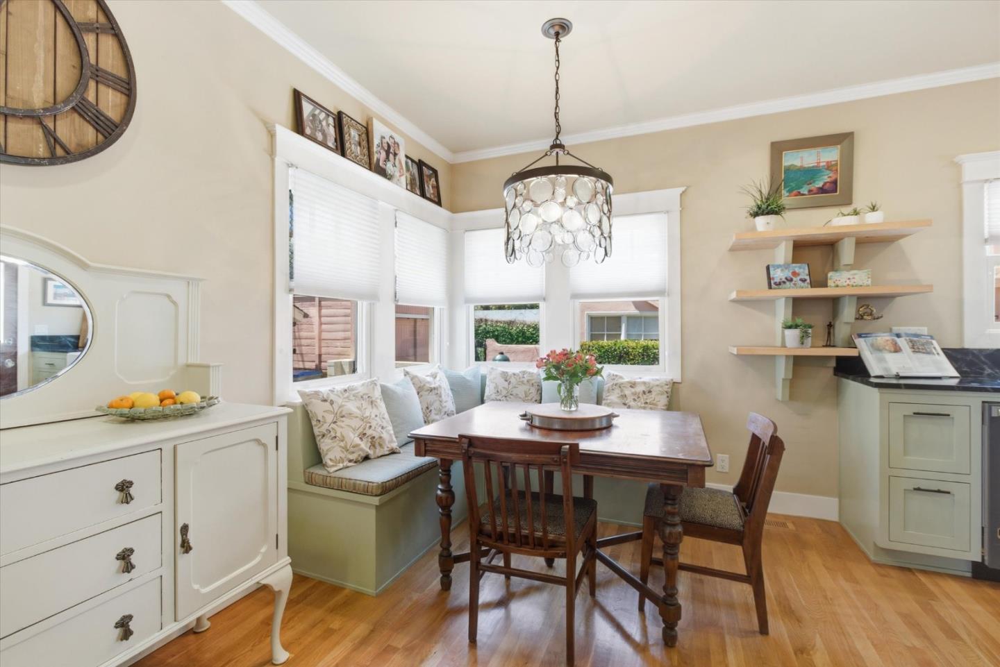 656 Palm Haven Avenue