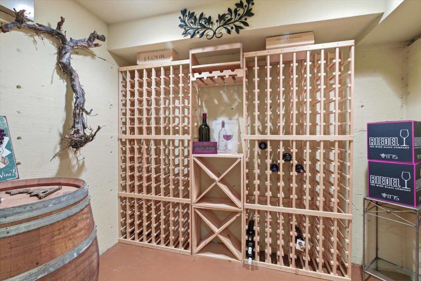 656 Palm Haven Avenue