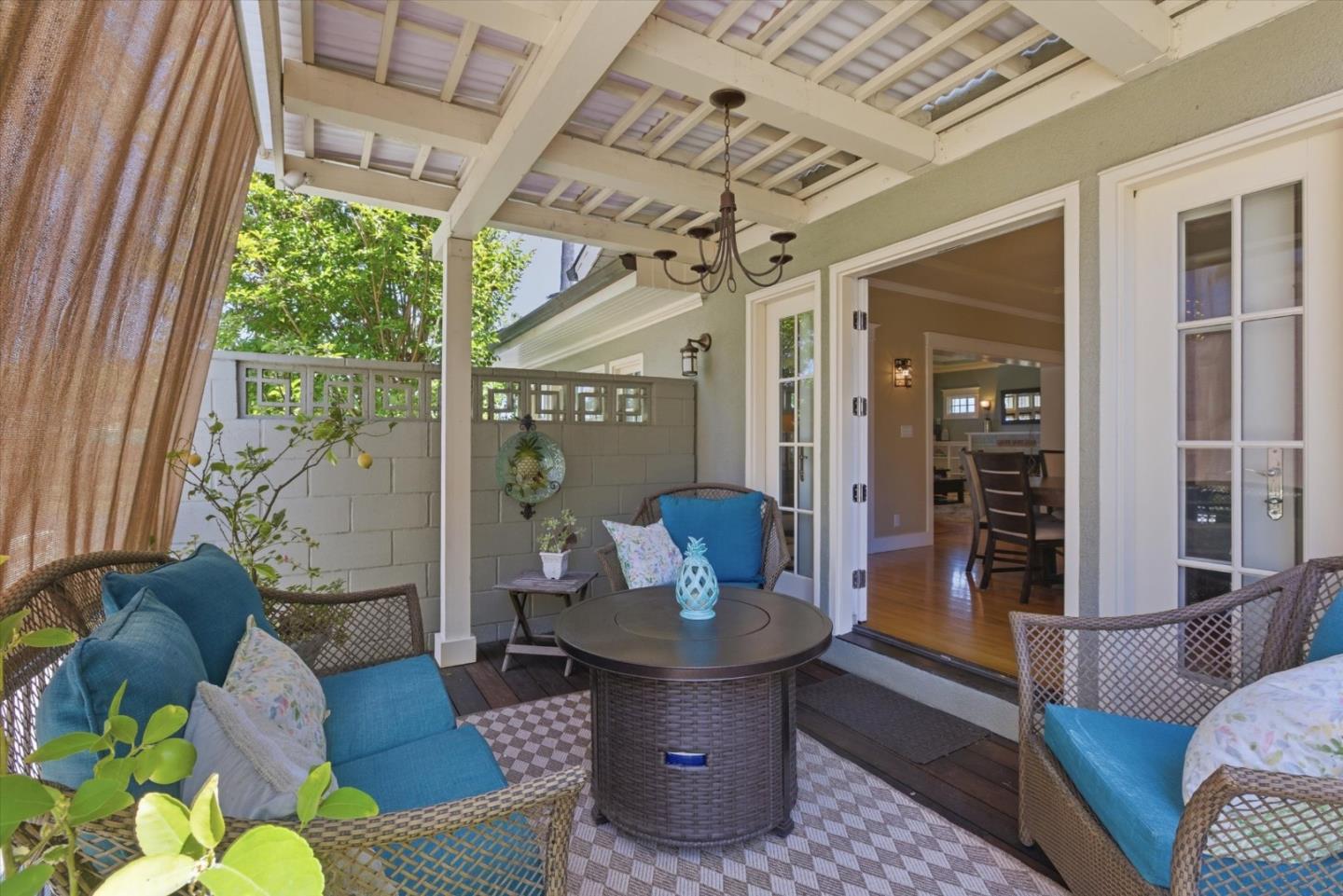 656 Palm Haven Avenue