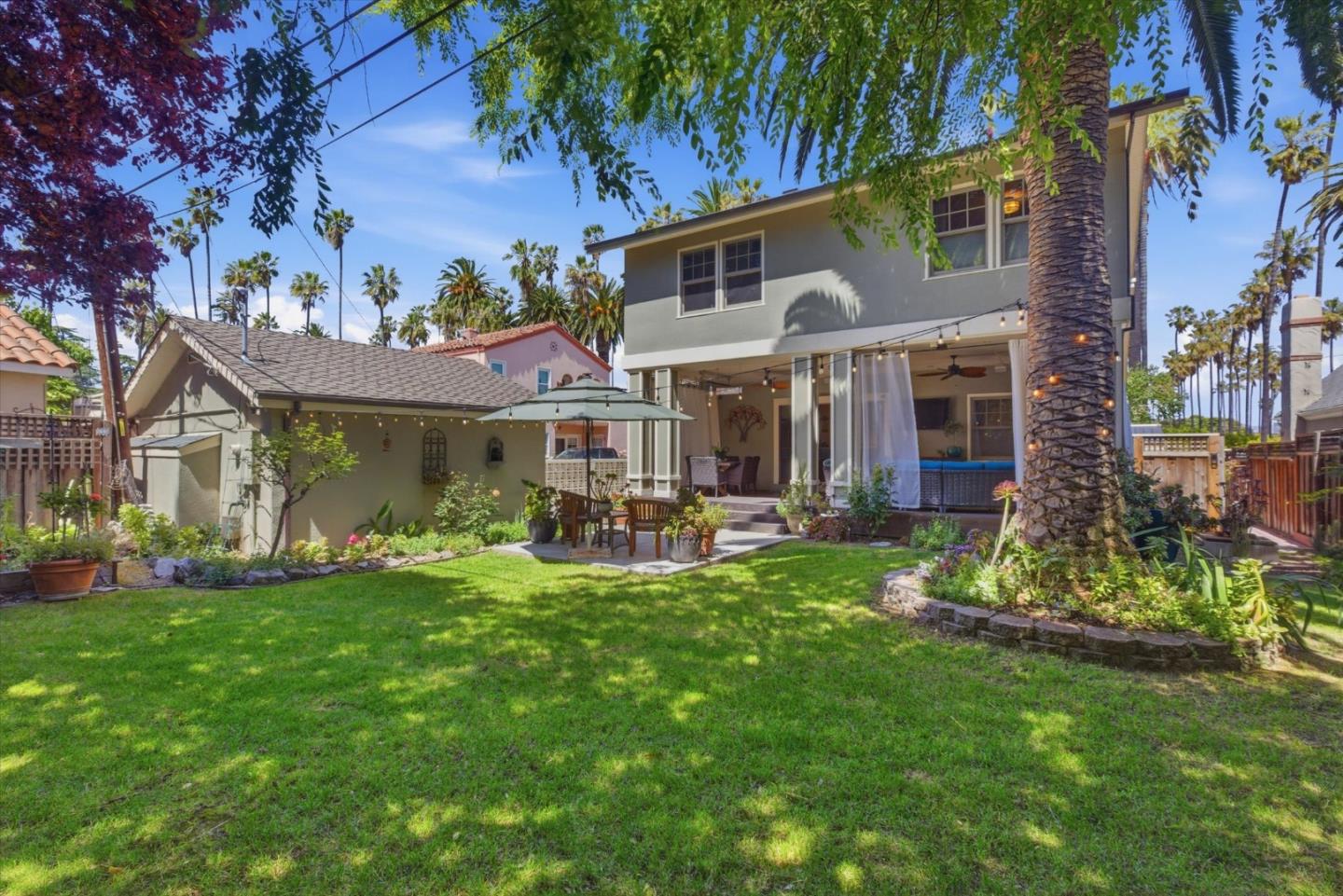 656 Palm Haven Avenue