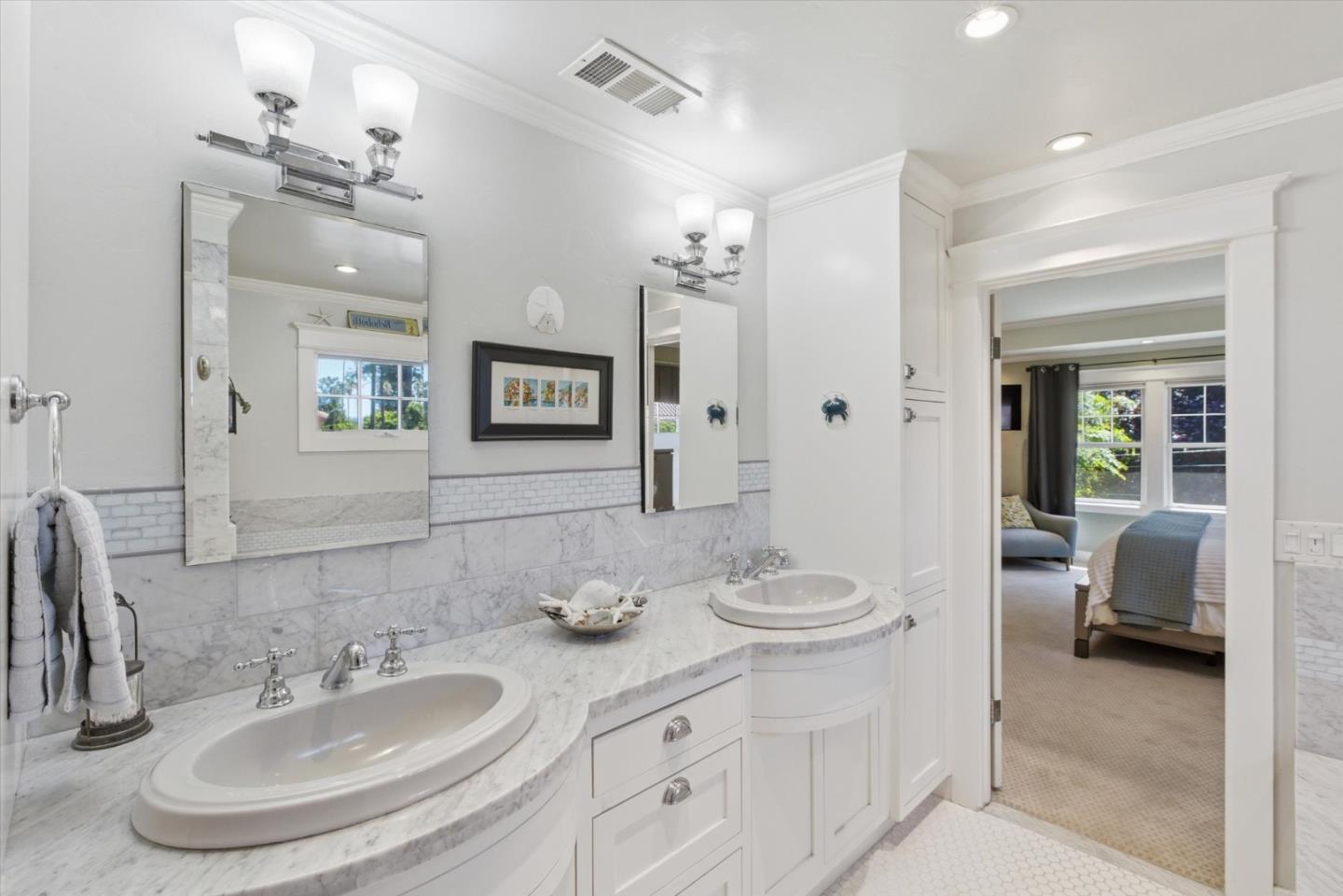 656 Palm Haven Avenue