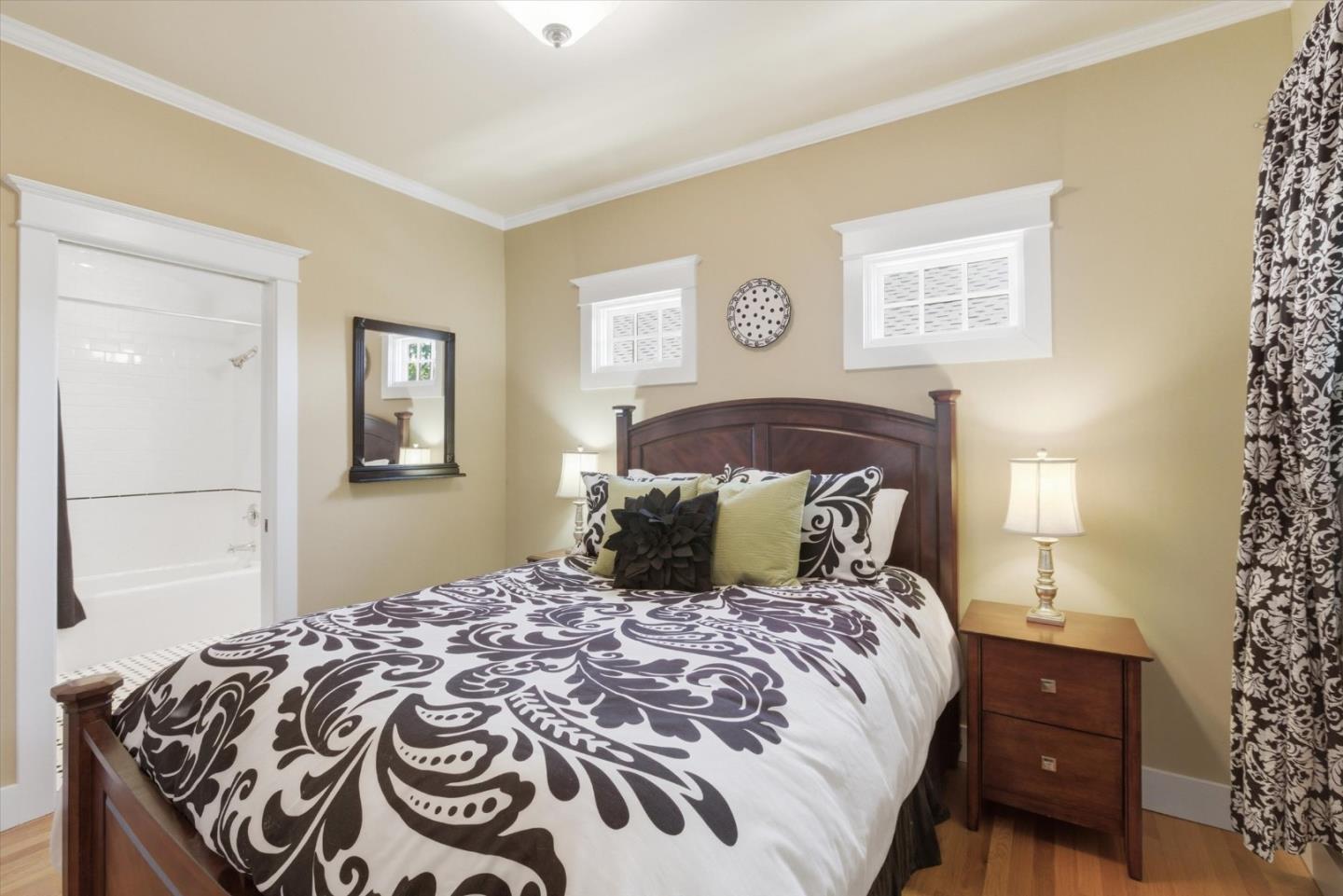 656 Palm Haven Avenue