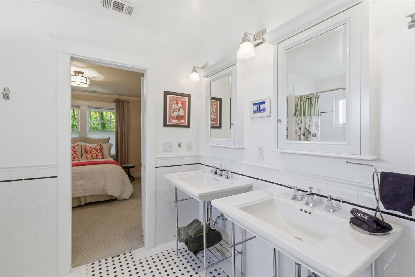 656 Palm Haven Avenue