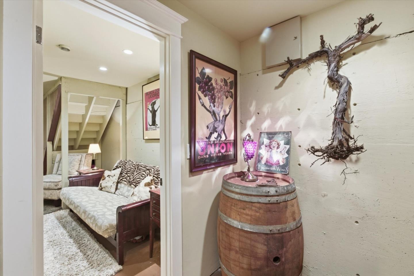 656 Palm Haven Avenue