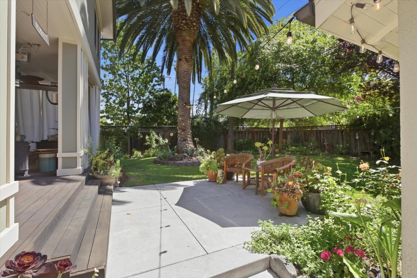 656 Palm Haven Avenue